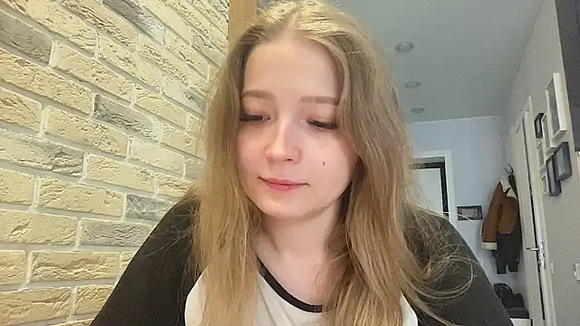CharmingSarah online show from 05.06.26
