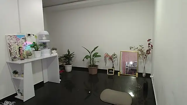 NicoleCortez online show from 12.19.24