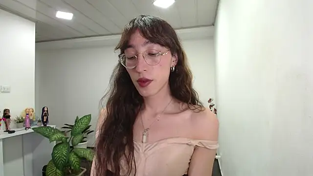 NicoleCortez online show from 03.23.25