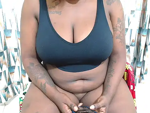 luna-thequeen online show from 04.25.26