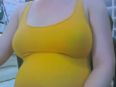 Snapshot of keepmepregnantT chatting on 06.15.26 keepmepregnantT online show from 06.15.26