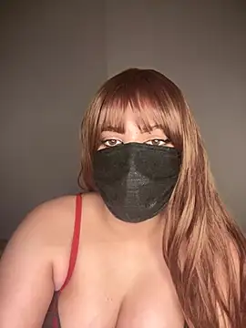 Snapshot of Amber-Queen chatting on 01.03.25 Amber-Queen online show from 01.03.25