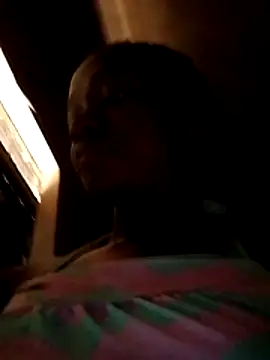 Snapshot of shape30 chatting on 11.28.25 shape30 online show from 11.28.25