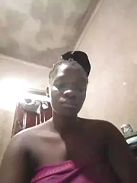 Snapshot of shape30 chatting on 12.15.25 shape30 online show from 12.15.25