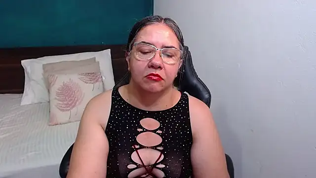 scaelettdubois online show from 11.15.25