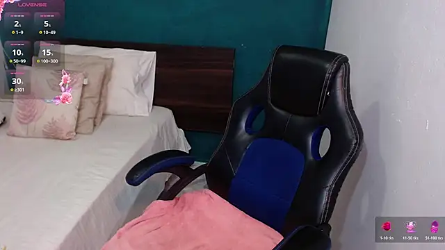 scaelettdubois online show from 11.23.25