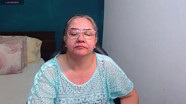 Snapshot of scaelettdubois chatting on 06.13.26 scaelettdubois online show from 06.13.26