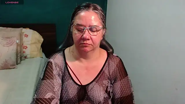 Snapshot of scaelettdubois chatting on 06.21.26 scaelettdubois online show from 06.21.26