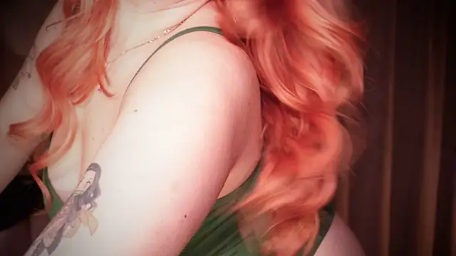 Snapshot of MayaAkashova chatting on 11.23.25 MayaAkashova online show from 11.23.25