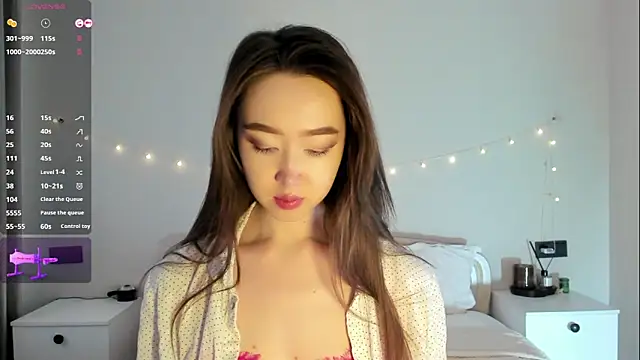  luna 022 online show from 10.20.25