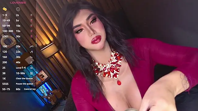 Snapshot of SexGoddess_Celine chatting on 10.13.25 SexGoddess Celine online show from 10.13.25