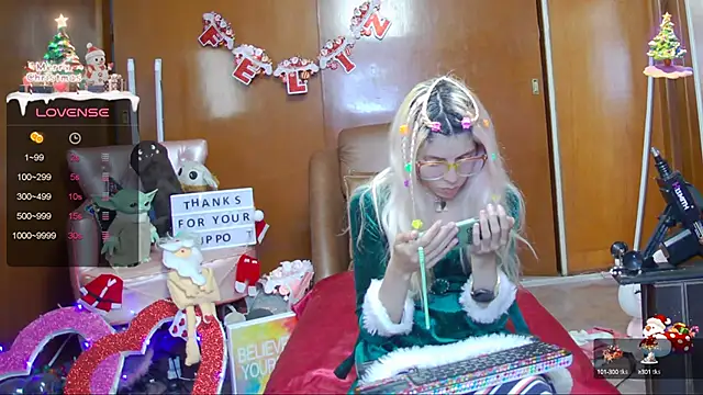 Snapshot of Skinygirl chatting on 12.24.24 Skinygirl online show from 12.24.24