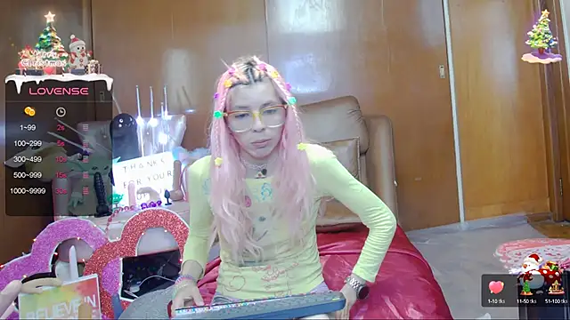 Snapshot of Skinygirl chatting on 02.03.25 Skinygirl online show from 02.03.25