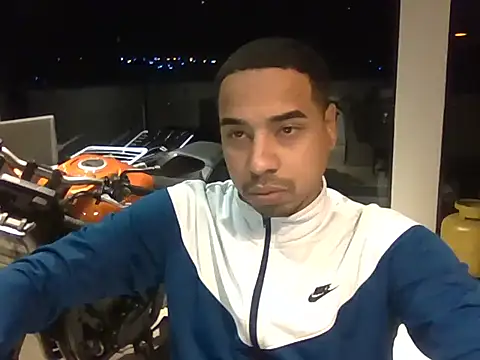 Snapshot of Juninho10c chatting on 11.01.25 Juninho10c online show from 11.01.25