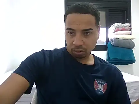 Snapshot of Juninho10c chatting on 11.01.25 Juninho10c online show from 11.01.25