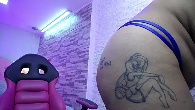 Snapshot of SalmaTits chatting on 12.16.24 SalmaTits online show from 12.16.24