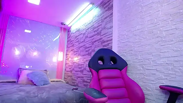 Snapshot of SalmaTits chatting on 02.11.25 SalmaTits online show from 02.11.25