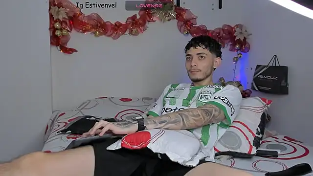 Snapshot of steve_latin chatting on 11.23.25 steve latin online show from 11.23.25