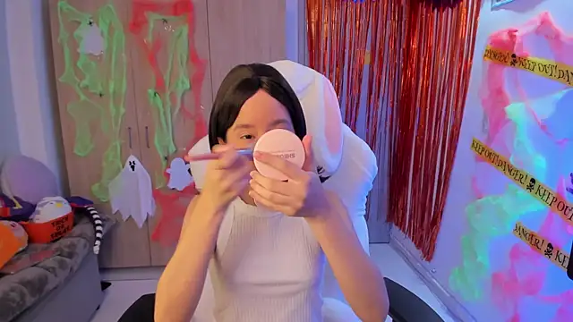 Snapshot of Anto_herrera chatting on 10.26.25 Anto herrera online show from 10.26.25