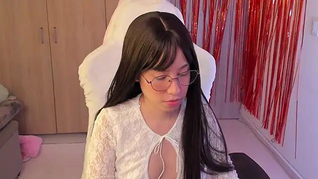 Snapshot of Anto_herrera chatting on 12.21.25 Anto herrera online show from 12.21.25