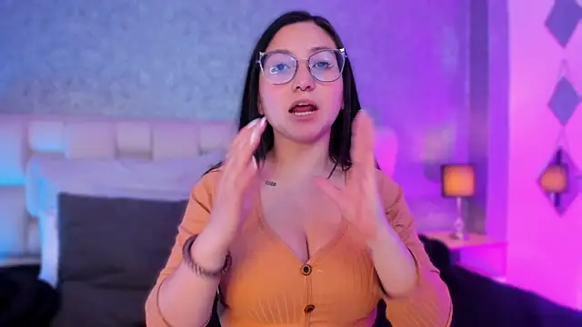 lucy neil online show from 02.07.25