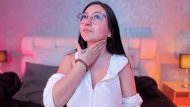 lucy neil online show from 02.11.25