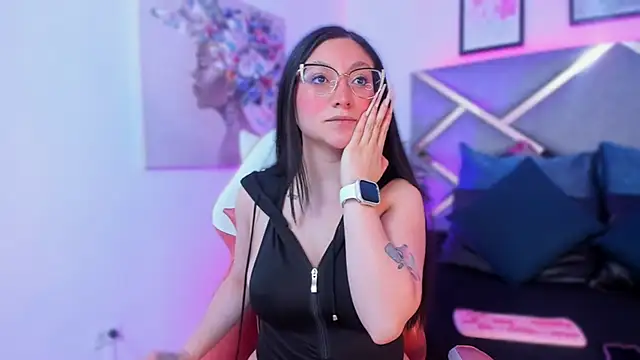 lucy neil online show from 10.10.25