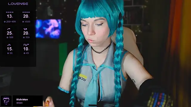 Snapshot of freya_sunny chatting on 09.12.25 freya sunny online show from 09.12.25