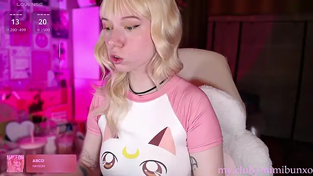Snapshot of freya_sunny chatting on 03.27.26 freya sunny online show from 03.27.26