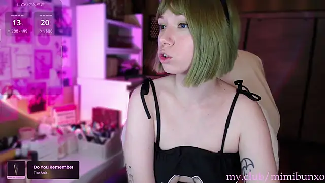 Snapshot of freya_sunny chatting on 05.27.26 freya sunny online show from 05.27.26