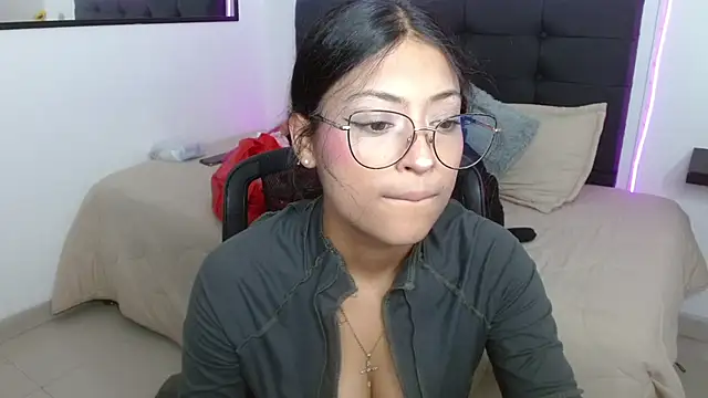 Snapshot of vaness_weet chatting on 08.03.26 vaness weet online show from 08.03.26