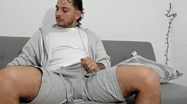 tuyo1995 online show from 02.28.25