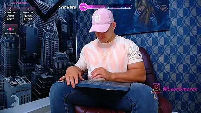 Snapshot of Leonsmoron chatting on 05.16.26 Leonsmoron online show from 05.16.26