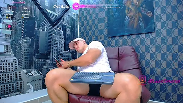 Snapshot of Leonsmoron chatting on 05.20.26 Leonsmoron online show from 05.20.26