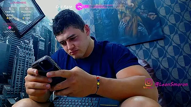 Snapshot of Leonsmoron chatting on 07.28.26 Leonsmoron online show from 07.28.26