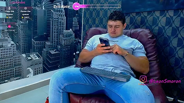 Snapshot of Leonsmoron chatting on 08.02.26 Leonsmoron online show from 08.02.26
