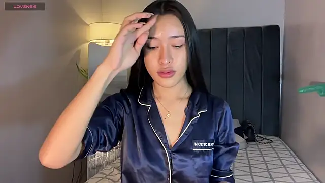 wiggle nibble online show from 12.16.25