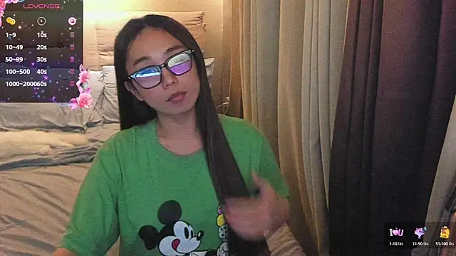 Snapshot of MissAyaCollins chatting on 12.19.24 MissAyaCollins online show from 12.19.24