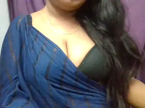 Snapshot of Roopshikha39 chatting on 10.31.25 Roopshikha39 online show from 10.31.25