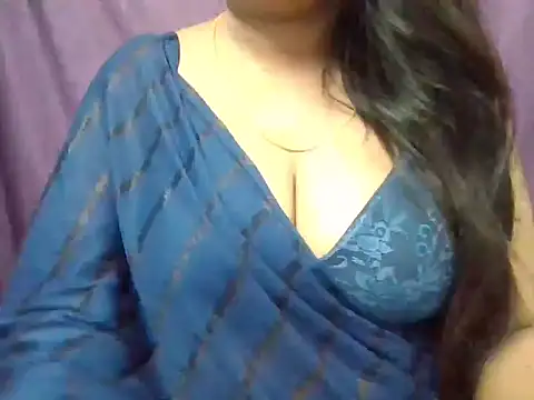 Snapshot of Roopshikha39 chatting on 11.09.25 Roopshikha39 online show from 11.09.25