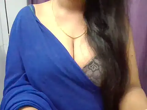 Snapshot of Roopshikha39 chatting on 11.18.25 Roopshikha39 online show from 11.18.25