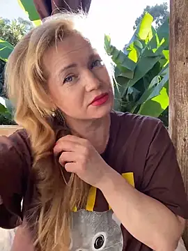 Lady  Maria online show from 11.20.25