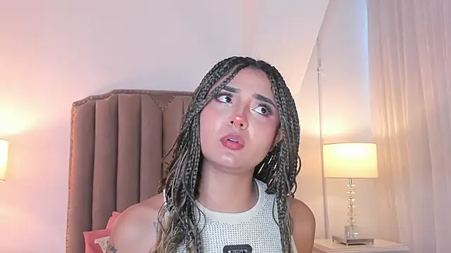 Emma Torres   online show from 02.18.26