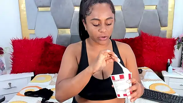 BellaKarla online show from 01.24.25