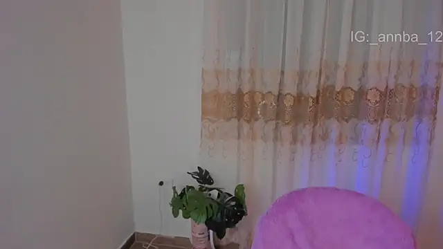 Snapshot of annie_barozzi chatting on 06.18.26 annie barozzi online show from 06.18.26