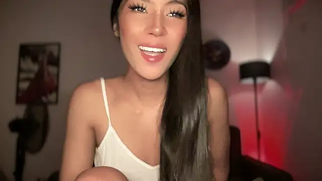 Snapshot of Bella_Gordon chatting on 05.16.26 Bella Gordon online show from 05.16.26