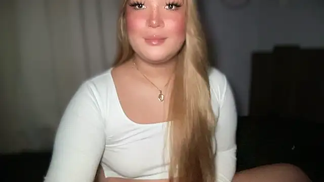 MissCataleyaxxx online show from 10.17.25