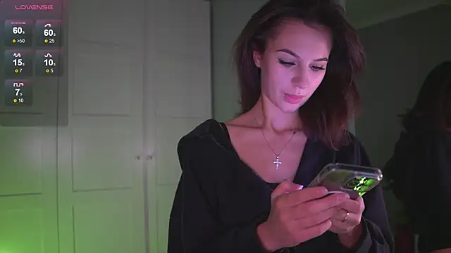 -JuicyMolly- online show from 10.27.25