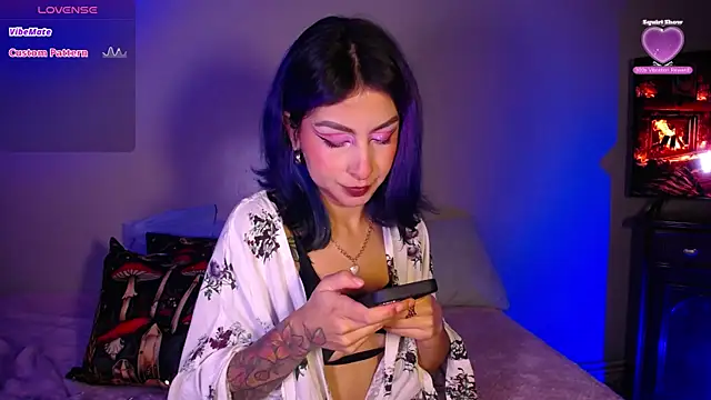 Cinamoonn online show from 01.17.25