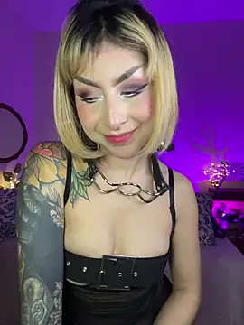 Snapshot of Cinamoonn chatting on 03.01.26 Cinamoonn online show from 03.01.26